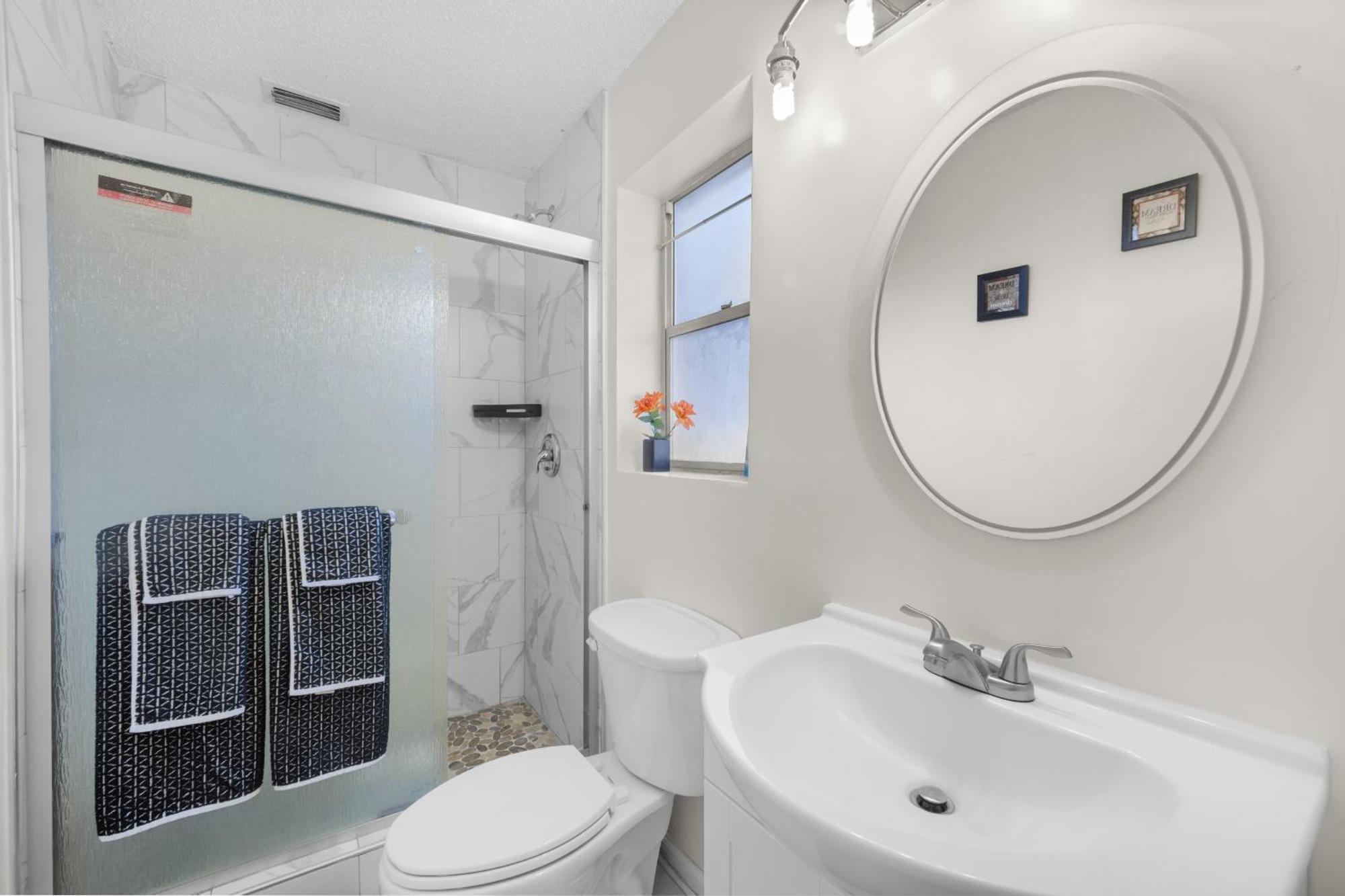 Pet Friendly Large Studio With Free Wi-Fi In Great Location! Ориндж-Парк Экстерьер фото